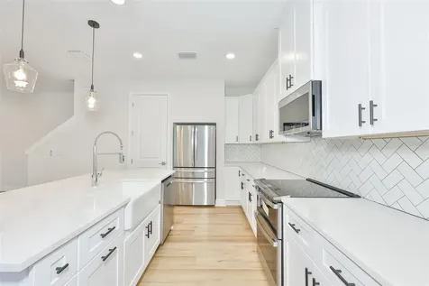 1913 W Beach Street Tampa FL 33607