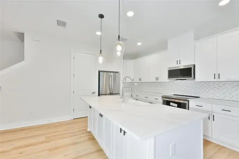 1913 W Beach Street Tampa FL 33607
