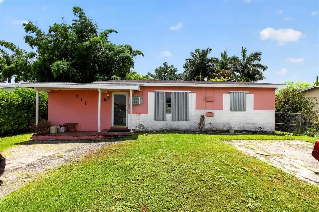 617 SW 14th Street Belle Glade FL 33430