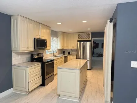 4107 Hudson Way Tampa FL 33618