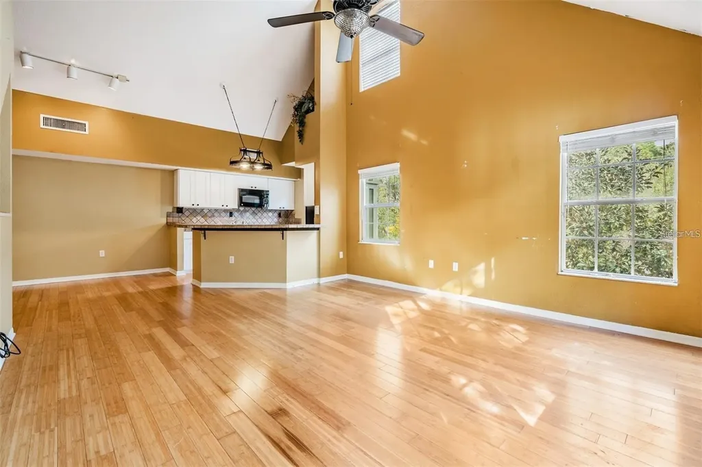 9156 Lake Chase Island Way Tampa FL 33626