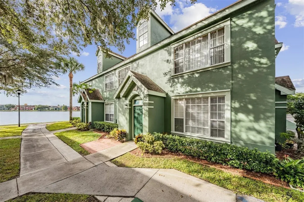 9156 Lake Chase Island Way Tampa FL 33626
