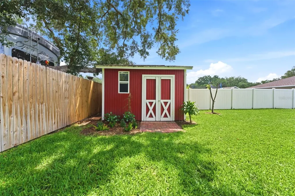 2511 Viny Court Tampa FL 33618