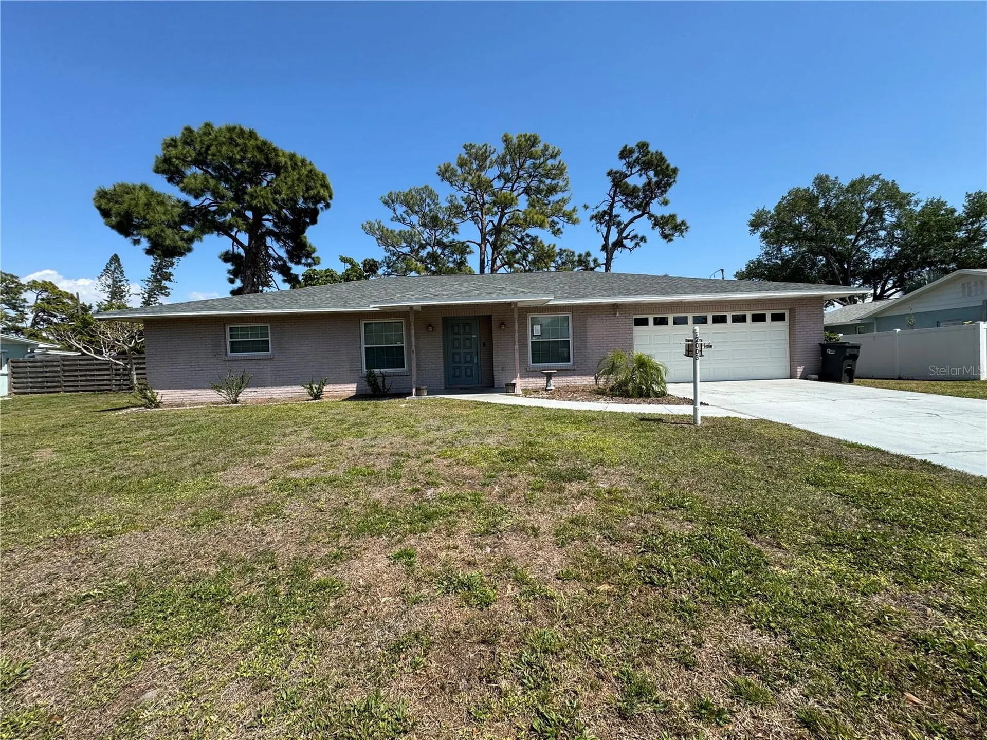 2003 48th Street W Bradenton FL 34209