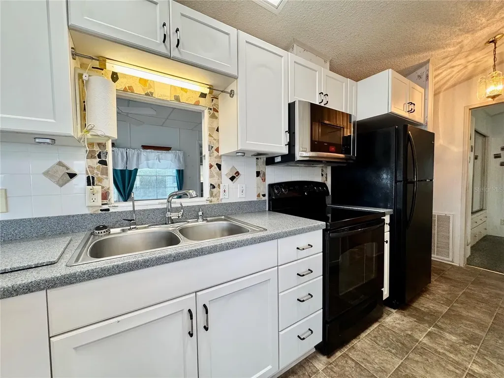 35151 Danny Drive Zephyrhills FL 33541