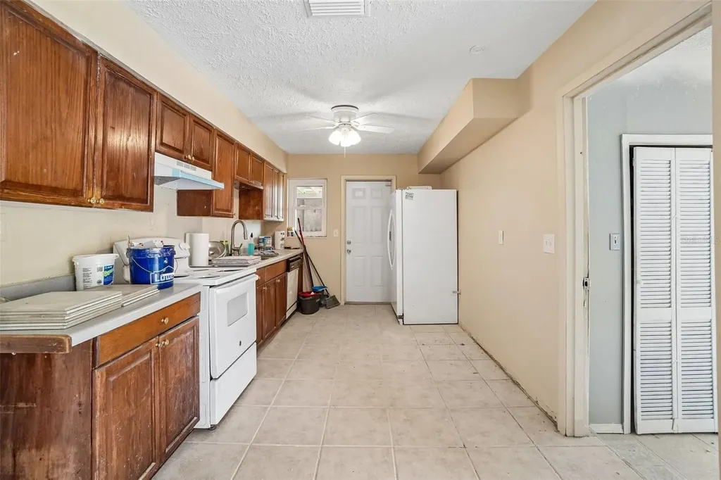 1090 Edgehill Avenue Spring Hill FL 34606