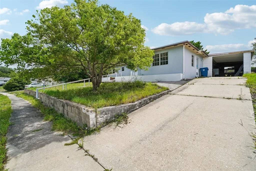 1090 Edgehill Avenue Spring Hill FL 34606