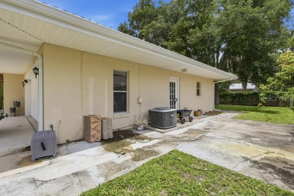 504 N Cherry Street Bunnell FL 32110