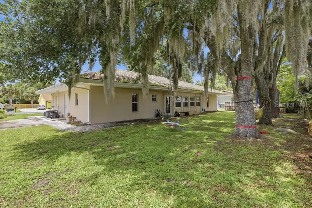 504 N Cherry Street Bunnell FL 32110