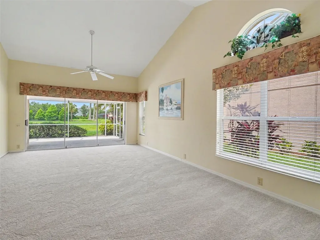 6643 Oakbrooke Circle Bradenton FL 34202