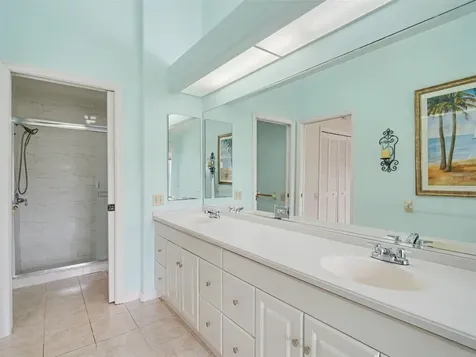 6643 Oakbrooke Circle Bradenton FL 34202