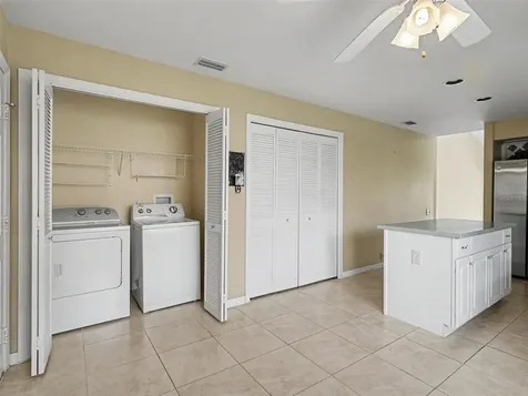 6643 Oakbrooke Circle Bradenton FL 34202