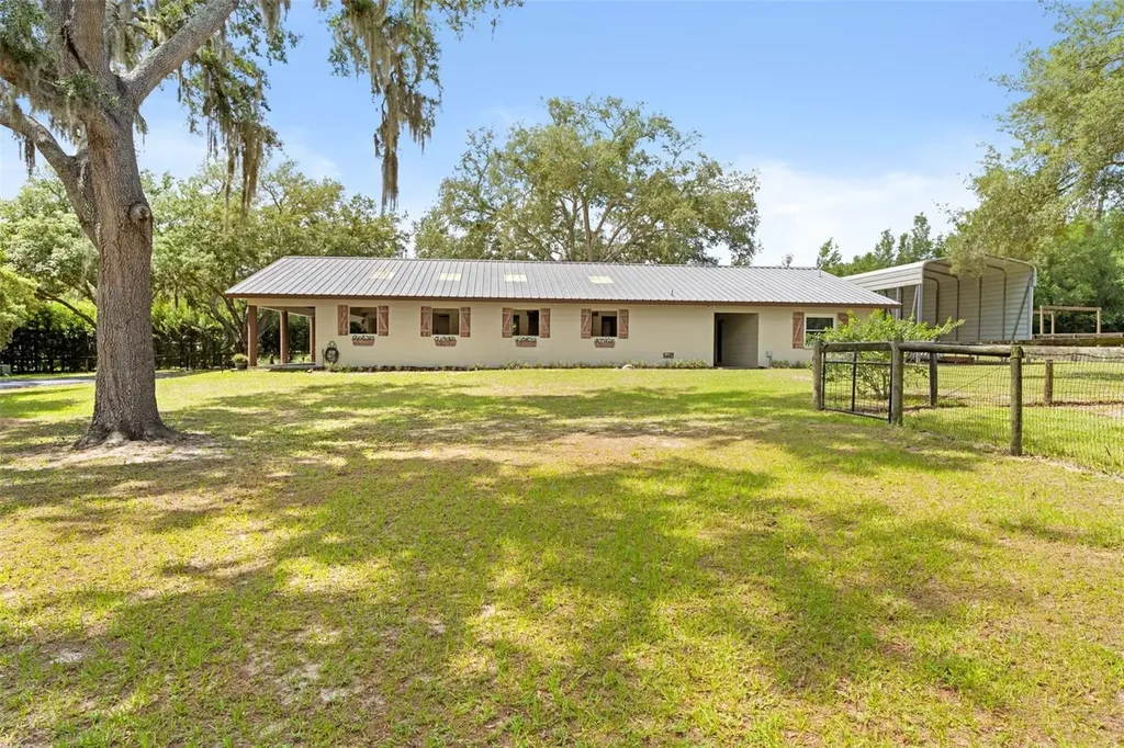 19509 Paso Fino Way Dade City FL 33523
