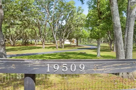 19509 Paso Fino Way Dade City FL 33523