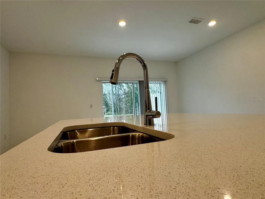 3037 Canary Avenue Davenport FL 33837