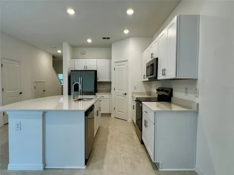3037 Canary Avenue Davenport FL 33837