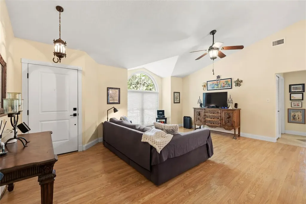 7949 Goldleaf Street Orlando FL 32835
