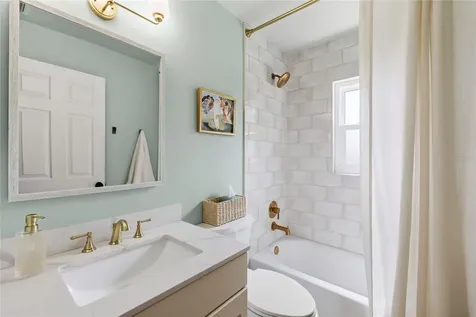 7949 Goldleaf Street Orlando FL 32835