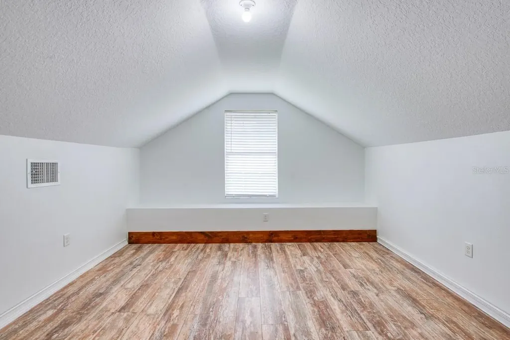 17321 Simmons Road Lutz FL 33548