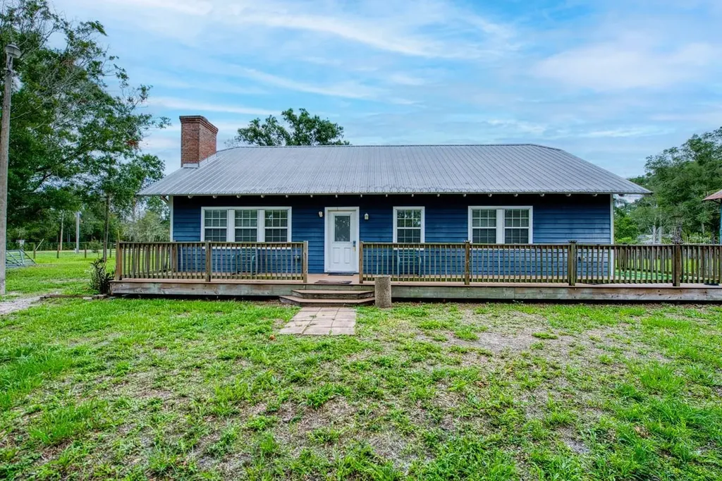 17321 Simmons Road Lutz FL 33548