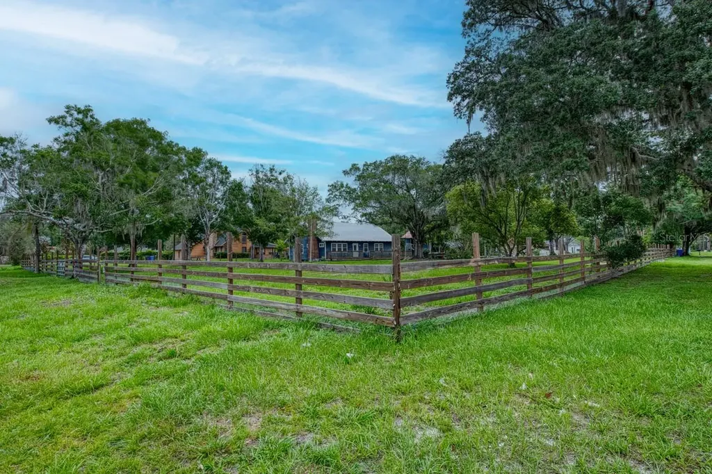 17321 Simmons Road Lutz FL 33548