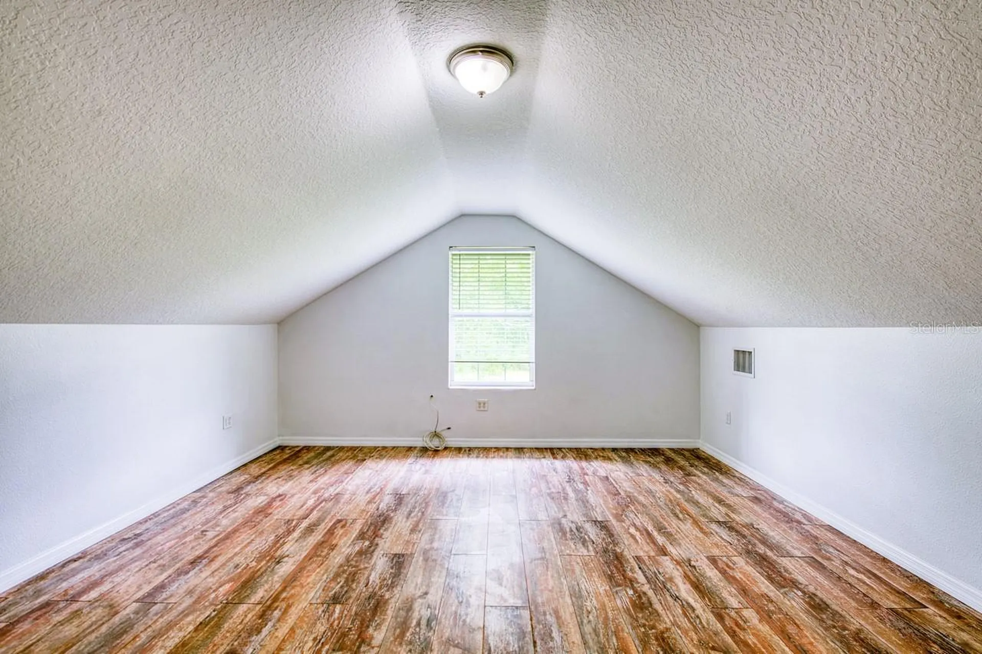17321 Simmons Road Lutz FL 33548
