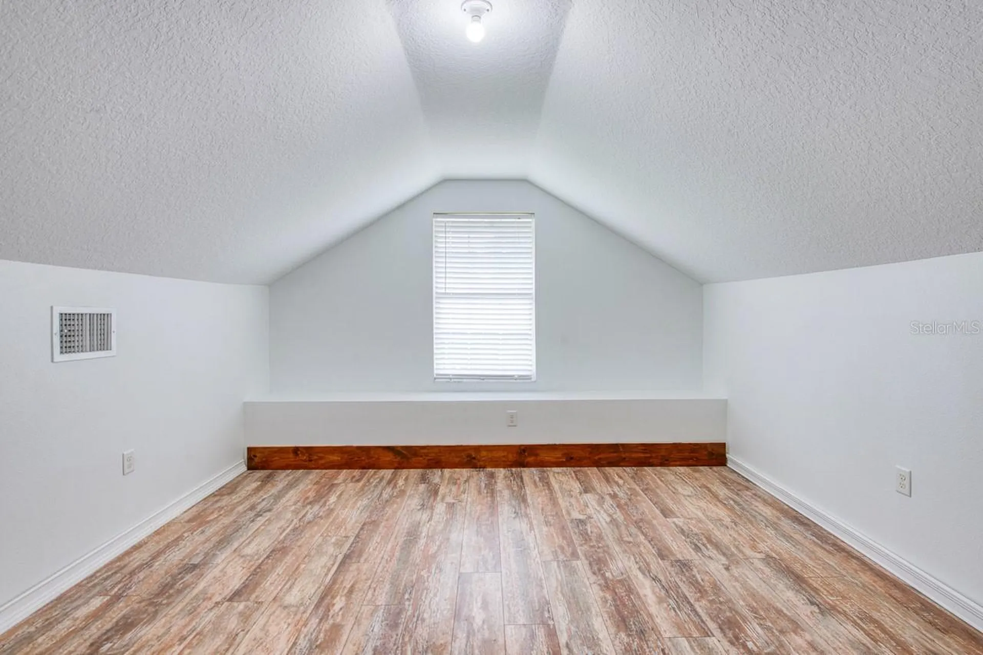 17321 Simmons Road Lutz FL 33548