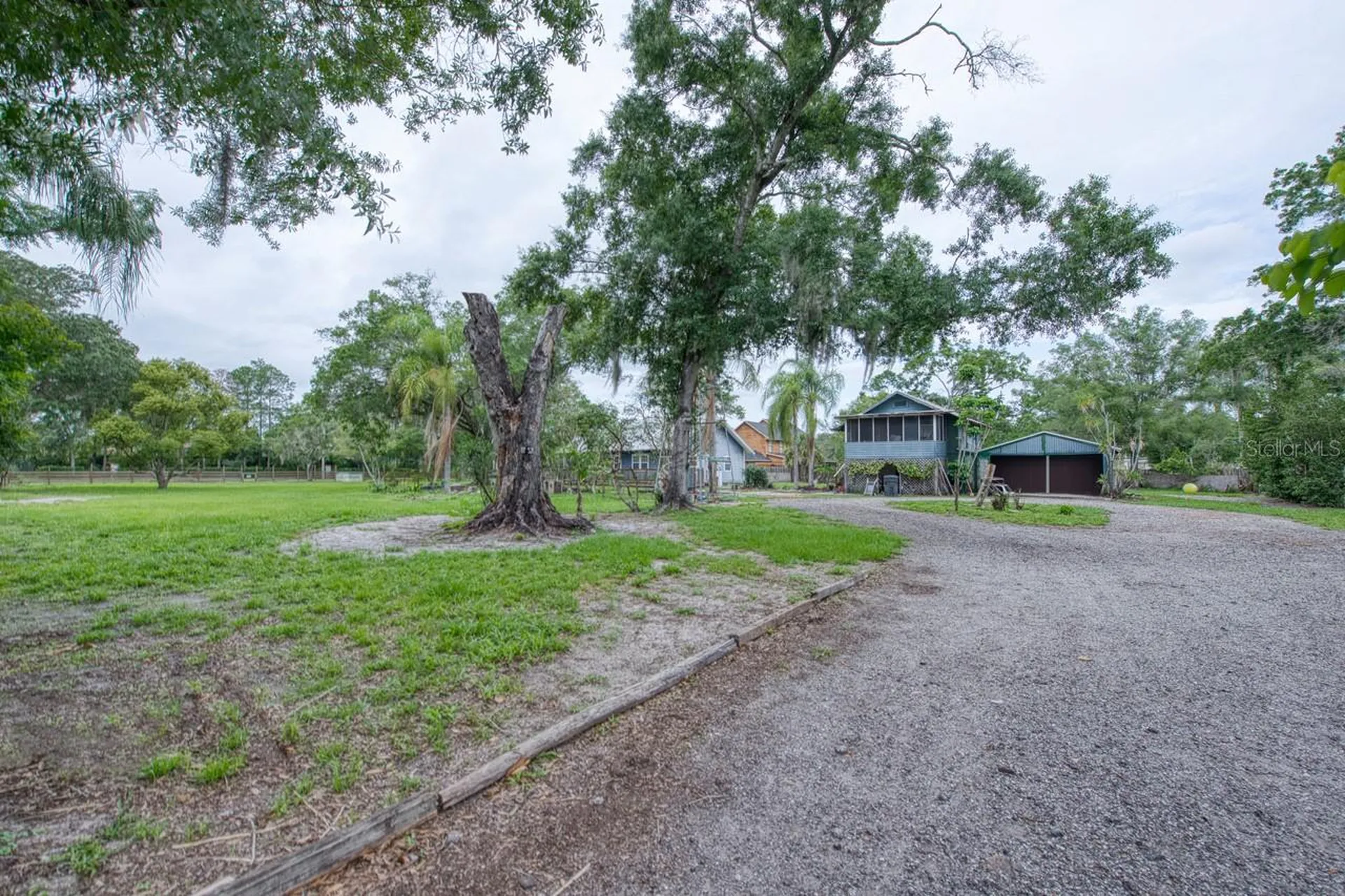 17321 Simmons Road Lutz FL 33548