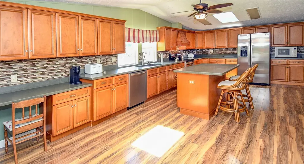 37848 Maywood Bay Drive Leesburg FL 34788