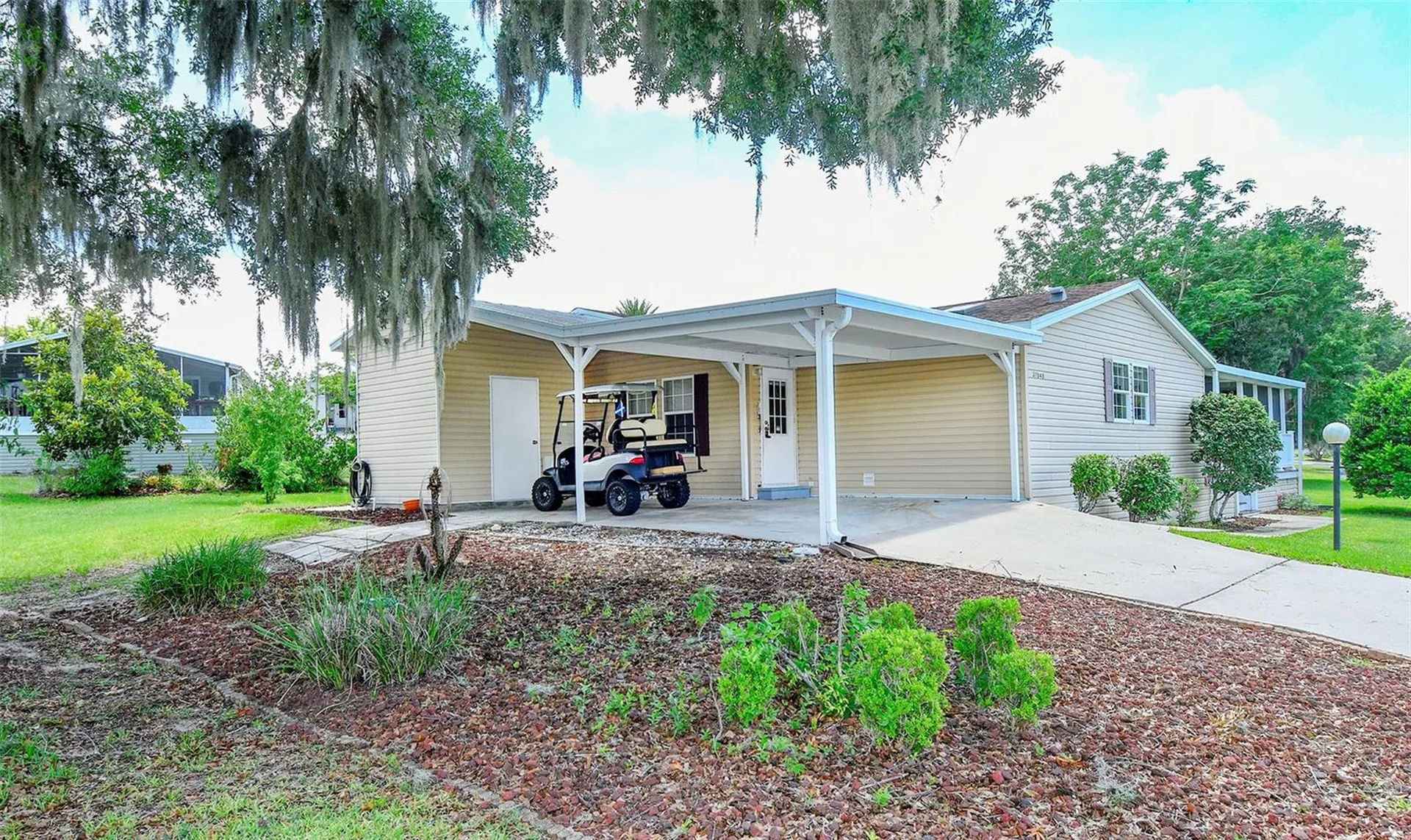 37848 Maywood Bay Drive Leesburg FL 34788