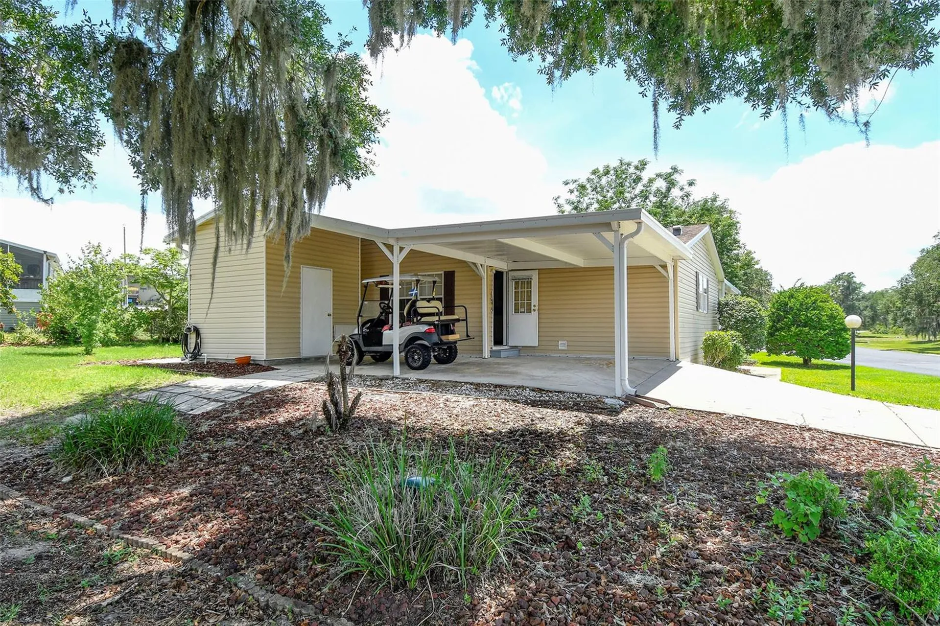 37848 Maywood Bay Drive Leesburg FL 34788