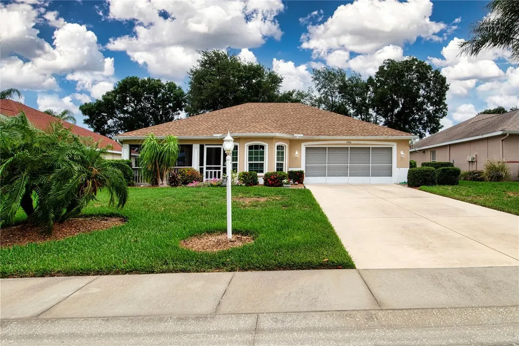 1406 Bluewater Drive Sun City Center FL 33573