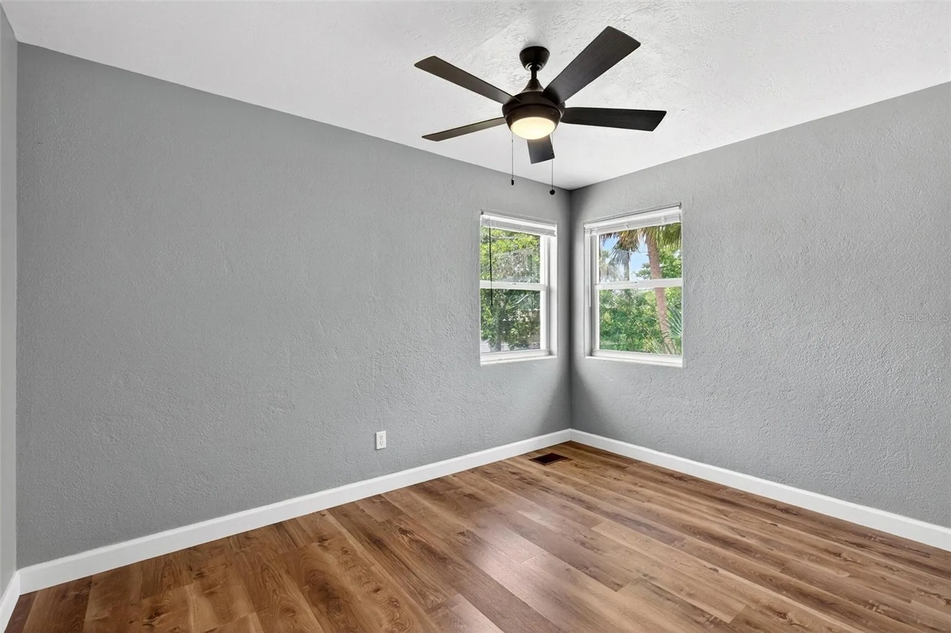 419 N Peninsula Drive Daytona Beach FL 32118