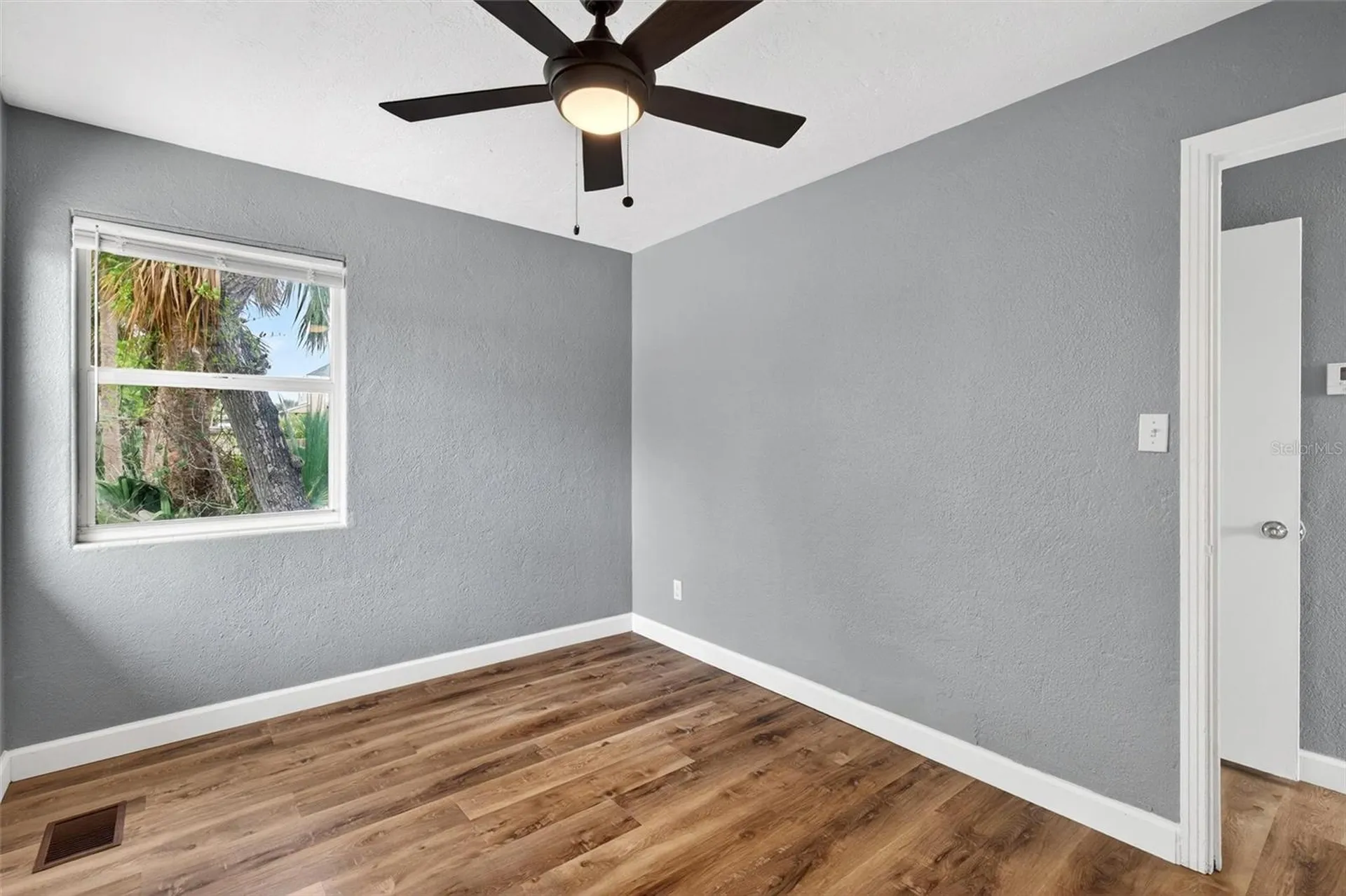 419 N Peninsula Drive Daytona Beach FL 32118