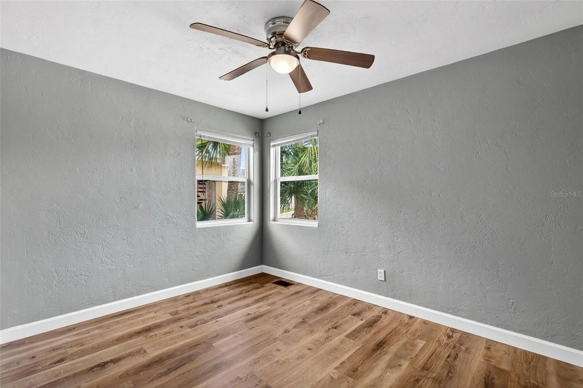 419 N Peninsula Drive Daytona Beach FL 32118