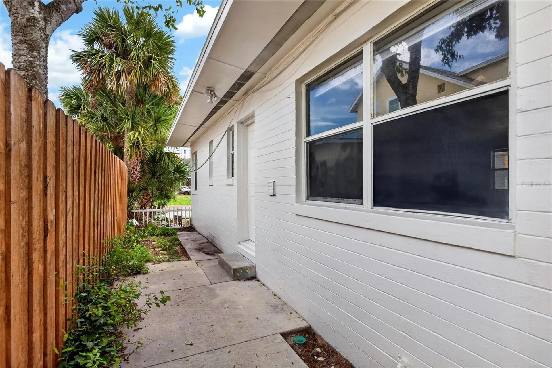 419 N Peninsula Drive Daytona Beach FL 32118