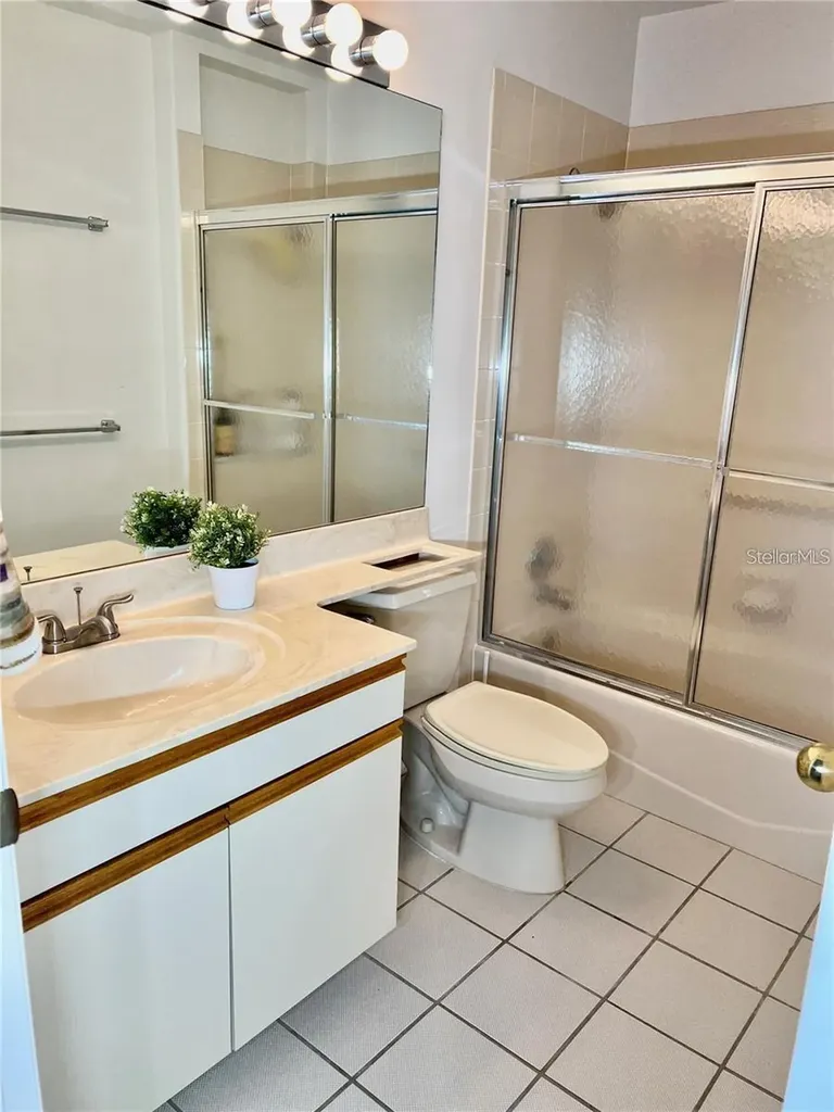 7186 Lakeside Drive Sarasota FL 34243