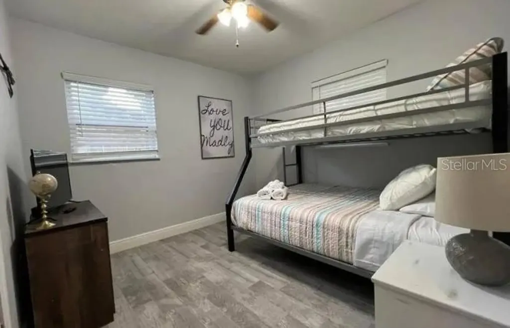 709 W Bayshore Drive Tarpon Springs FL 34689