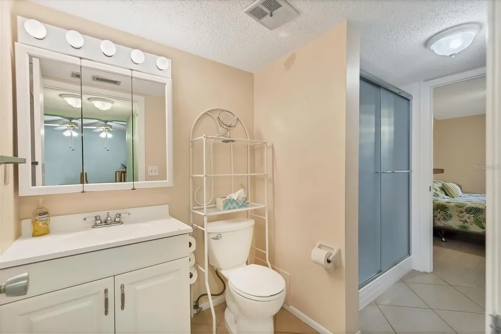 3532 Lake Bayshore Drive Bradenton FL 34205