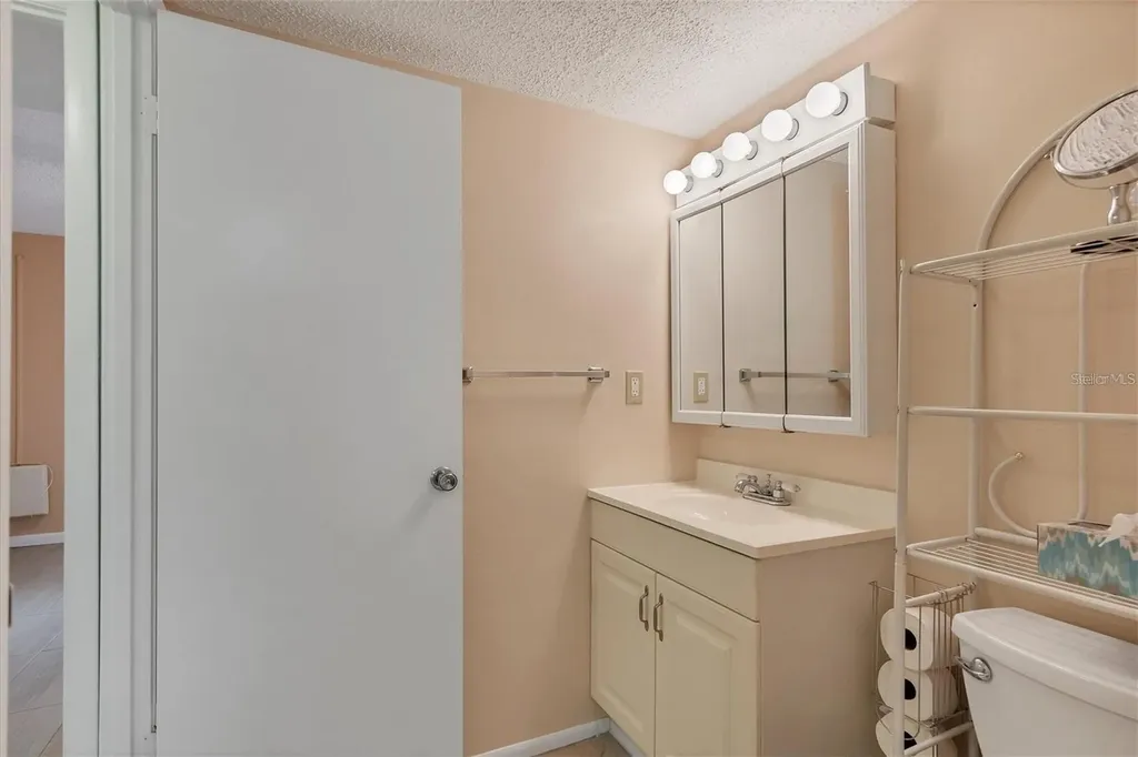 3532 Lake Bayshore Drive Bradenton FL 34205