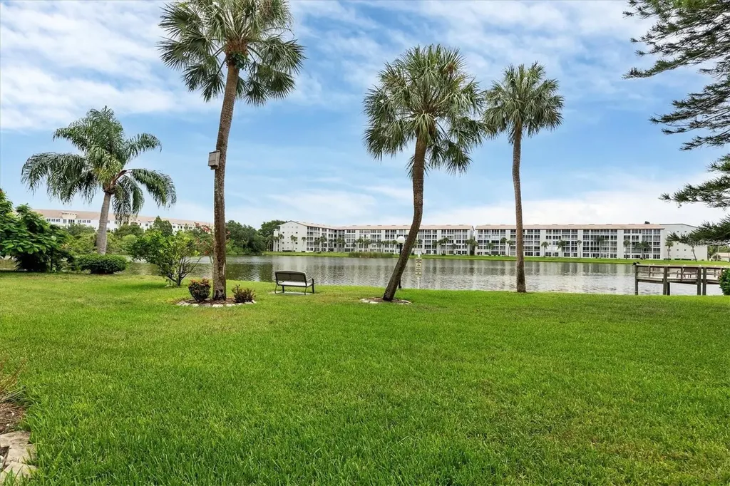 3532 Lake Bayshore Drive Bradenton FL 34205