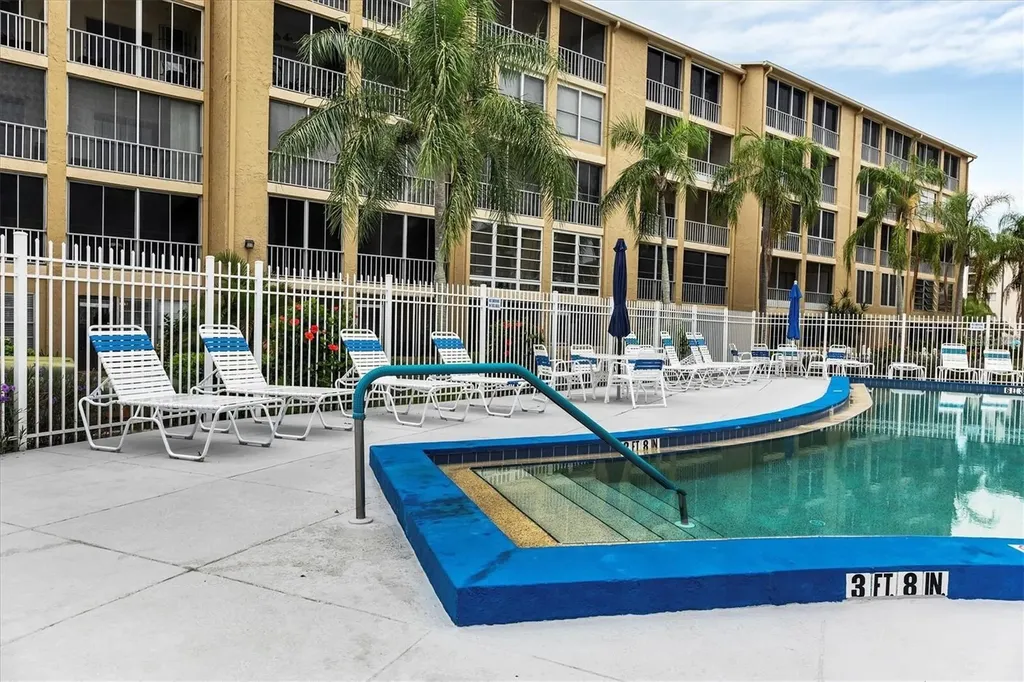 3532 Lake Bayshore Drive Bradenton FL 34205