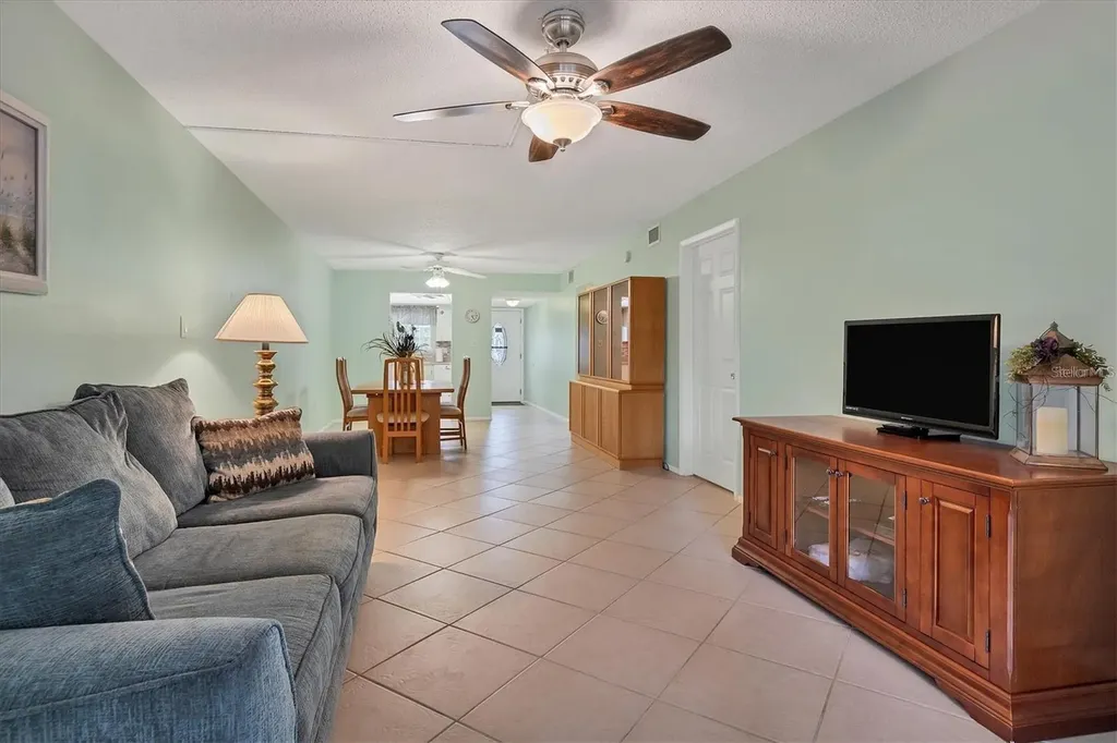 3532 Lake Bayshore Drive Bradenton FL 34205