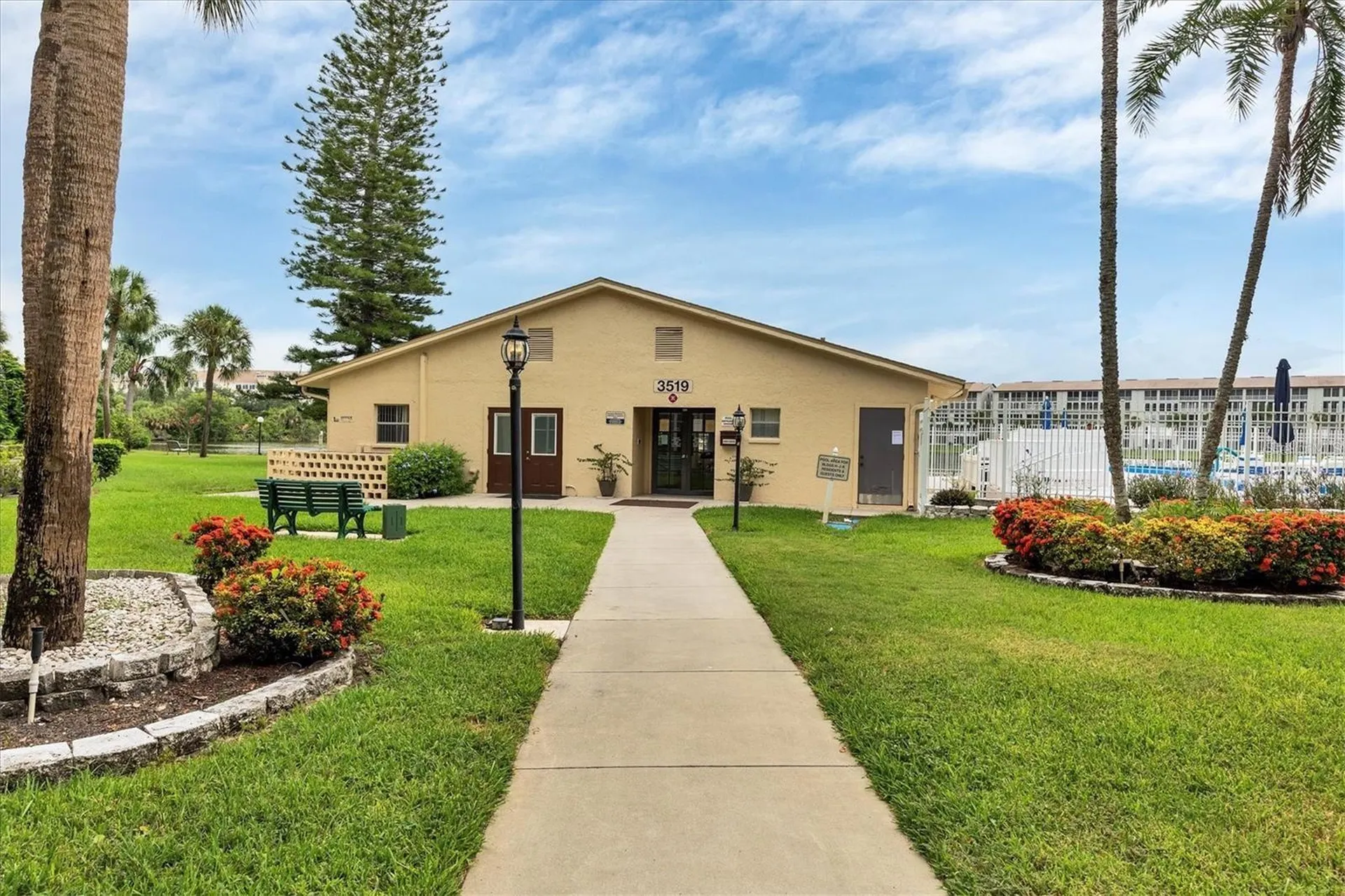 3532 Lake Bayshore Drive Bradenton FL 34205