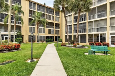 3532 Lake Bayshore Drive Bradenton FL 34205