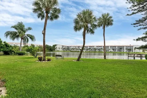 3532 Lake Bayshore Drive Bradenton FL 34205