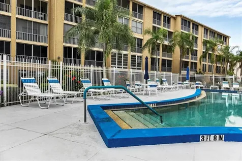 3532 Lake Bayshore Drive Bradenton FL 34205