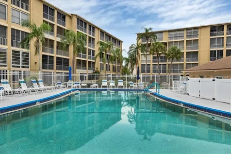 3532 Lake Bayshore Drive Bradenton FL 34205