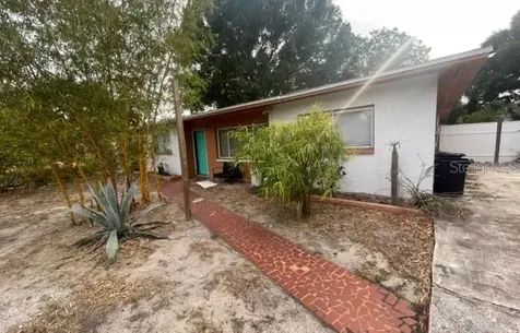 709 W Bayshore Drive Tarpon Springs FL 34689
