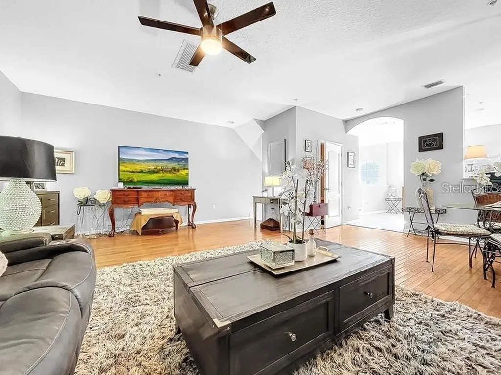 14 Seagrape Circle Clearwater FL 33759